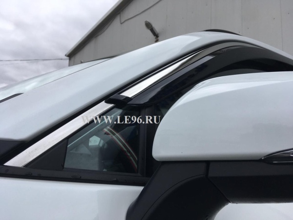 Дефлекторы окон Toyota RAV 4 (2019-н.в.) (хром молдинг) WIND