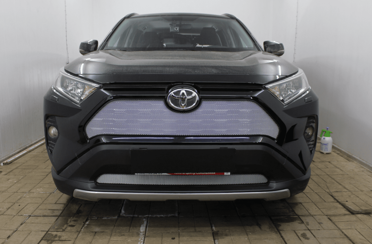 Защитная сетка радиатора Toyota Rav 4 (2019-н.в.) Низ Хром купить в  Екатеринбурге. Интернет магазин LE96.ru