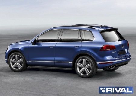 Порог-площадка "Premium-Black" с креплением Volkswagen Touareg, R-Line (2015-2018)