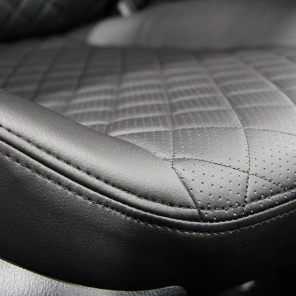Чехлы из экокожи РОМБ для Volkswagen Polo 5 Hatchback cпинка 40/60 (2011-н.в.) "Автопилот"