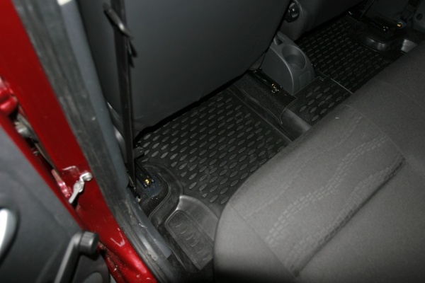 Коврики в салон RENAULT Sandero 2010-2014, 4 шт. (полиуретан)