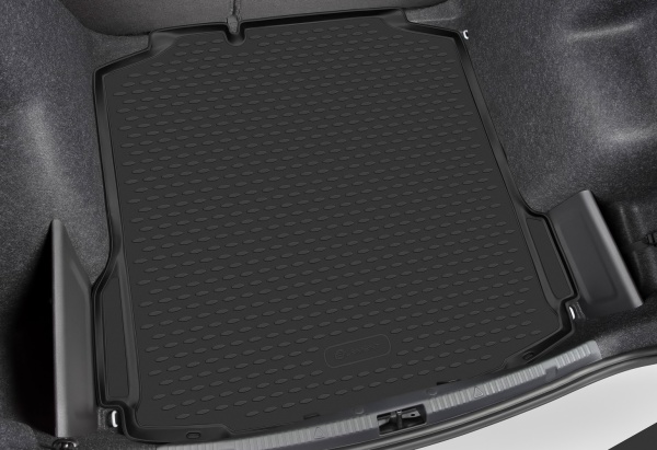 Коврик в багажник AUDI Q7 (2005-2014) кросс. (полиуретан)