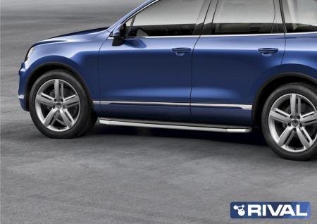 Порог-площадка "Premium" с креплением Volkswagen Touareg, R-Line (2015-2018)