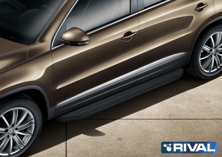 Порог-площадка "Premium-Black" с креплением Volkswagen Tiguan I (2007-2017)