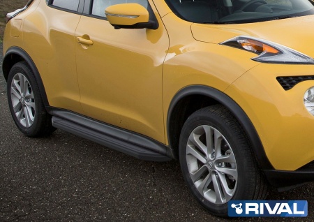 Порог-площадка "Premium-Black" с креплением Nissan Juke 4WD (2010-2014-2016)