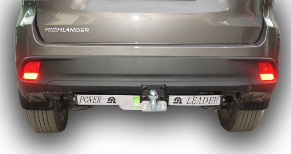 Фаркоп для Toyota Highlander c нержавеющей пластиной (без электрики) (2013-2020) «ЛидерПлюс»