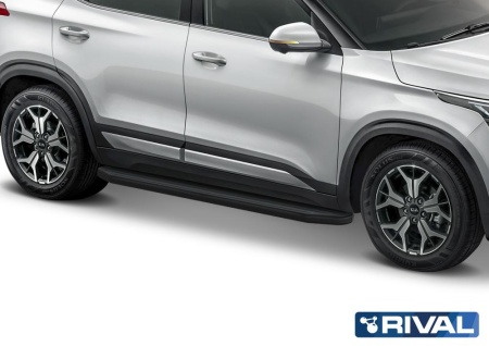 Порог-площадка "Premium Black" с креплением на Kia Seltos (2019-н.в.)