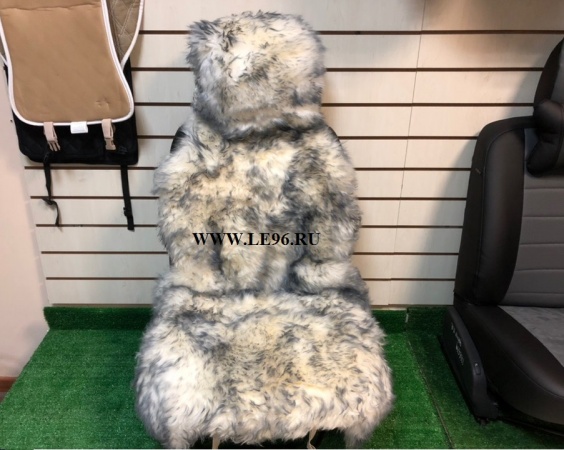 Меховая накидка на сиденье Белая с Черными перьями (на шкуре)